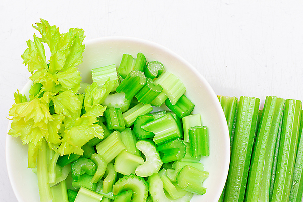 포토 JPG 해외이미지 스튜디오촬영 그릇 사람없음 초록색 하이앵글 신선 샐러리 건강식 그린푸드 비건음식 해외포토 식기 음식 뷰포인트 컬러 채소 실내 파일형식 비건 이미지허브