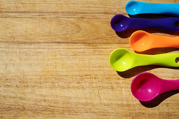 포토 JPG 해외이미지 디자인 음식 백그라운드 컨셉 탁자 주방용품 건강 요리 사람없음 목재 장식 컬러풀 갈색 우주 주방 숟가락 장비 기구 도구 정상 플라스틱 자르기 계산대 측정 오브젝트 준비 질감 성분 핸드메이드 해외포토 나무 컬러 가구 생활용품 재료 모션 재질 수저 파일형식 이미지허브