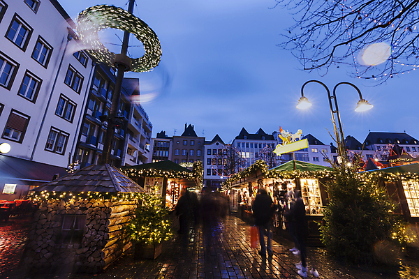 포토 JPG 해외이미지 해외풍경 크리스마스 겨울 하늘 거리 사람없음 야외 건물 도시풍경 도시 야간 쾰른 해외포토 자연요소 해외 건축물 계절 기념일 독일 풍경 파일형식 이미지허브