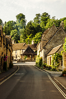 포토 JPG 해외이미지 영어 외관 도로 길 선 벽 건축양식 창문 지붕 벽돌 영국 잉글랜드 거리 주택 굴뚝 사람없음 문 마을 수확 바위 도시 보행자 재산 펜싱 타운 개발 기간 빅토리아 옛날 줄서기 철책 해외포토 문자 건축 유럽 스포츠 농업 교통시설 모션 건물 금융 돌_바위 파일형식 이미지허브