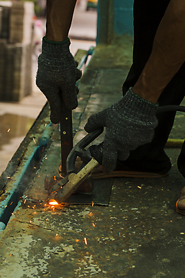 포토 JPG 해외이미지 식물 직업 산업 선 일러스트 공장 불 노동자 가면 안전 사람 사람없음 파란색 빛 금속 기계 장비 공구 업무 뜨거움 제조 보호 철 묘사 탱크 가스 수납 공학 계약자 용접 용접공 조작 철강 해외포토 자연요소 교육 컬러 컨셉 공업 재질 도구 작업 계약 파일형식 이미지허브