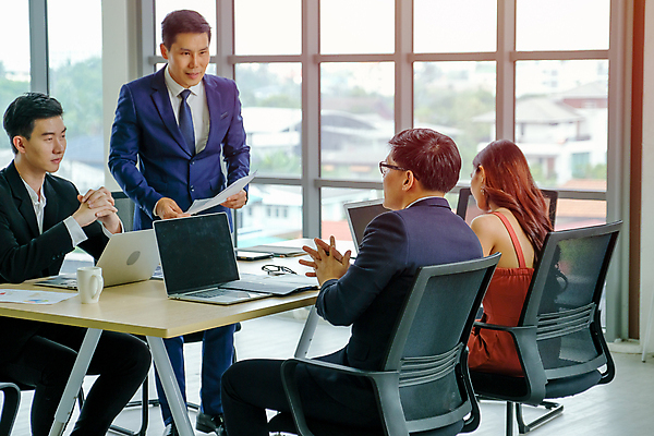 포토 JPG 해외이미지 직업 여자 남자 회사 비즈니스 통신 통계 탁자 성공 협력 설계 노동자 함께함 사람 앉기 여러명 성인 사무실 타이핑 업무 비즈니스맨 비즈니스우먼 자신감 그룹 계획 토론 분석 동료 직원 경영자 문서 긍정 경영 콜라보레이션 해외포토 감정 가구 다수 컨셉 관계 모션 작업 직장인 리더 파일형식 이미지허브