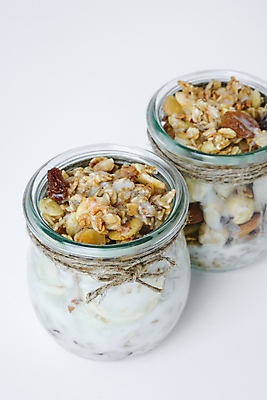 포토 JPG 해외이미지 실내 사람없음 흰배경 요거트 오트밀 그래놀라 그릭요거트 해외포토 음식 백그라운드 유제품 내부 흰색 파일형식 귀리 이미지허브