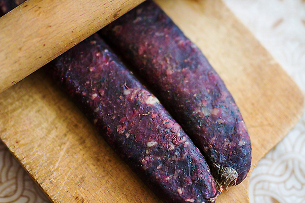 포토 JPG 해외이미지 그릇 음식 건조 건강 관리 육류 돼지고기 요리 사람없음 목재 옆모습 갈색 저녁식사 줄무늬 소고기 흰색 신선 소시지 플랫 맛 아침식사 자르기 먹기 유기농 햄 날것 소금 베이컨 칼로리 후추 바질 점심식사 살라미 생식 식품점 핸드메이드 맛있는 해외포토 나무 식기 웰빙 뷰포인트 컬러 컨셉 무늬 식재료 재료 모션 상점 식사 가공식품 향신료 파일형식 이미지허브