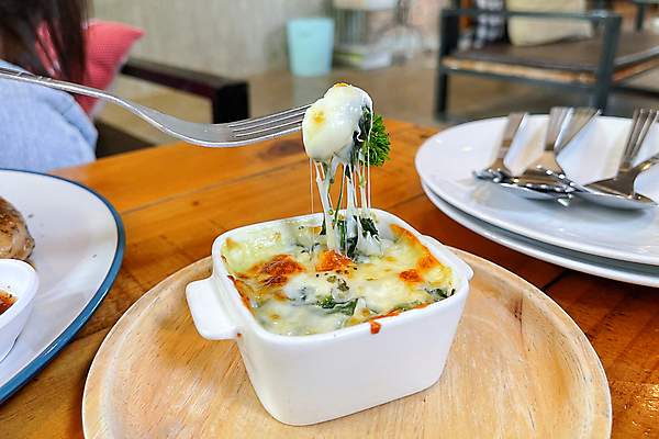 포토 JPG 해외이미지 전통 접시 음식 백그라운드 토마토 채소 태국 탁자 밥 치즈 건강 육류 요리 사람없음 빨간색 식사 저녁식사 흰색 신선 사발 맛 아침식사 굽기 매움 시금치 점심식사 맛있는 해외포토 식기 아시아 컬러 가구 컨셉 식재료 유제품 사기그릇 구이 파일형식 이미지허브