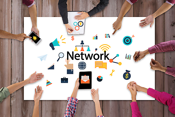 포토 JPG 해외이미지 직업 비즈니스 사업가 통신 회의 아이디어 안테나 사람 사람없음 그래픽 단어 사무실 디지털 작업 비즈니스우먼 네트워크 계획 연결 토론 고객 분석 시작 온라인 브레인스토밍 해외포토 문자 여자 컨셉 직장인 파일형식 이미지허브