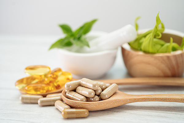 포토 JPG 해외이미지 그릇 건강 사람없음 알약 약 숟가락 허브 유기농 절구 절구방아 해외포토 식물 식기 웰빙 의학 수저 도구 파일형식 이미지허브