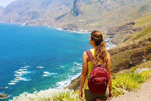 포토 JPG 해외이미지 라이프스타일 여자 스포츠 섬 여행 컨셉 반바지 배낭 자연 성공 휴식 산 건강 한명 서기 사람 뷰티 여행객 고요 트래킹 하이킹 탐험 정상 고도 언덕 만족 백패커 절정 하이커 해외포토 1 감정 가방 바지 모션 레저 생활 생태계 파일형식 이미지허브