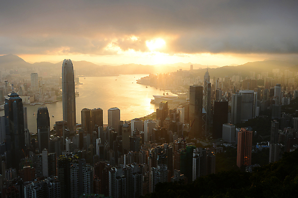 포토 JPG 해외이미지 아시아 섬 비즈니스 건축양식 하늘 아침 산 풍경 사람없음 건물 금융 도시풍경 일출 항구 고층빌딩 중국 새벽 광선 도시 도심 장면 홍콩 스카이라인 절정 해외포토 주간 자연요소 건축물 건축 나라 교통시설 빌딩 경제 노을 파일형식 이미지허브