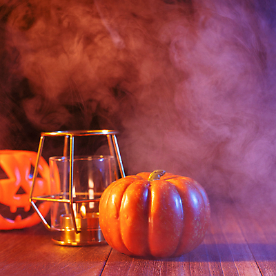 포토 JPG 해외이미지 백그라운드 컨셉 촛불 탁자 호박 사람없음 축제 어둠 할로윈 분위기 연기 오브젝트 촛대 잭오랜턴 호러 해외포토 가구 채소 초 공포 파일형식 이미지허브