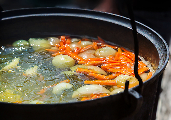 포토 JPG 해외이미지 1 식기 음식 여행 백그라운드 컨셉 자연 불 휴가 불꽃 요리 사람없음 야외 목재 가로 여름 검은색 저녁식사 하이킹 신선 뜨거움 차 그릴 수프 냄비 심볼 연소 끓이기 화상 카피스페이스 맛있는 해외포토 자연요소 나무 계절 음료 컬러 재료 모션 주방용품 레저 식사 공백 상처 솥 생태계 파일형식 이미지허브