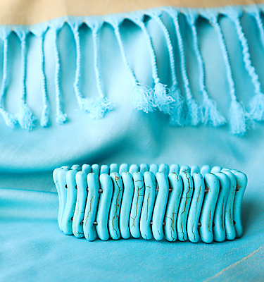 포토 JPG 해외이미지 라이프스타일 디자인 옷 장신구 팔찌 자연 추상 휴가 선물 미술 사람없음 장식 파란색 빛 뷰티 유행 목도리 직물 화려 뜨개질 실 우아함 보석 실크 질감 부드러움 내추럴 양모 지질학 터키석 핸드메이드 스타일 해외포토 잡화 교육 컬러 컨셉 무늬 문화예술 취미 생활 감각 광석 생태계 파일형식 이미지허브