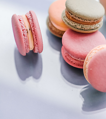 포토 JPG 해외이미지 디저트 실내 사람없음 달콤 마카롱 보라색배경 해외포토 음식 백그라운드 내부 보라색 맛 파일형식 이미지허브