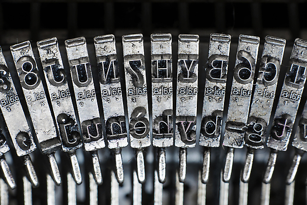 포토 JPG 해외이미지 알파벳 백그라운드 비즈니스 텍스트 통신 상상 열쇠 유물 잉크 이야기 사람없음 가로 사무실 금속 검은색 기계 장비 수확 골동품 흰색 메시지 인쇄 편지 작가 심볼 향수 오브젝트 복고 과거 비서 타자기 타입 구식 옛날 조작 철강 출판 해외포토 직업 전통 영어 컬러 컨셉 농업 재질 화장품 파일형식 이미지허브