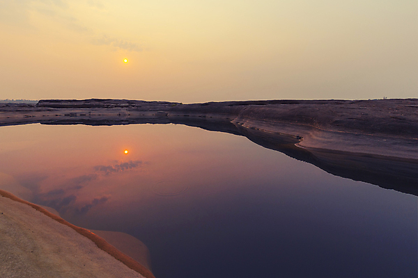 포토 JPG 해외이미지 아시아 모래 여행 백그라운드 태국 자연 하늘 사람없음 야외 물 강 햇빛 태양 반사 여행객 일출 골짜기 계곡 일몰 놀람 하이킹 사막 자유 연못 구멍 황무지 저녁 강가 내추럴 깊이 지질학 해외포토 자연요소 교육 감정 나라 컨셉 레저 표정 사람 노을 야간 생태계 파일형식 이미지허브