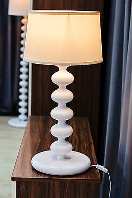 포토 JPG 해외이미지 디자인 가구 백그라운드 전구 주택 아이디어 실내 사람없음 내부 장식 빛 금속 에너지 원형 오브젝트 천장 샹들리에 고립 해외포토 도형 생활용품 컨셉 재질 조명 건물 파일형식 이미지허브