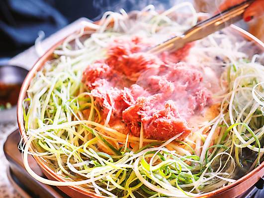 포토 JPG 해외이미지 한식 실내 사람없음 아웃포커스 불고기 끓이기 섞기 소불고기 파채불고기 해외포토 음식 모션 촬영기법 내부 파일형식 이미지허브