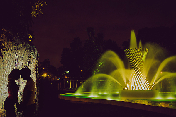 포토 JPG 해외이미지 나무 커플 공원 행복 실루엣 도로 2 관계 포옹 휴가 휴식 조명 친절 거리 함께함 그림자 사랑 서기 사람 사람없음 옆모습 물 파란색 빛 반사 검은색 어둠 기쁨 낭만 자유 바위 등불 도시 날짜 보행로 야간 저녁 달빛 타일 순환 주말 마법 타운 방법 페루 해외포토 자연요소 식물 공공시설 감정 길 뷰포인트 컬러 컨셉 교통시설 안기 모션 촬영기법 달 돌_바위 남아메리카 파일형식 이미지허브