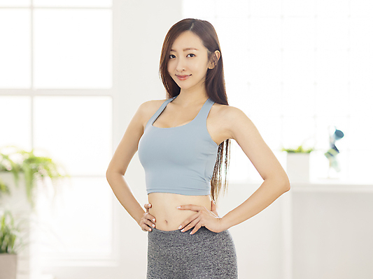 포토 JPG 해외이미지 라이프스타일 응시 여자 허리손 다이어트 실내 한명 미소 동양인 상반신 성인 앞모습 옆모습 아웃포커스 운동복 뷰티 날씬함 자기관리 성인여자한명만 해외포토 1 시선 옷 뷰포인트 포즈 촬영기법 표정 건강 사람 인종 내부 생활 몸매 여자한명만 성인여자만 파일형식 이미지허브