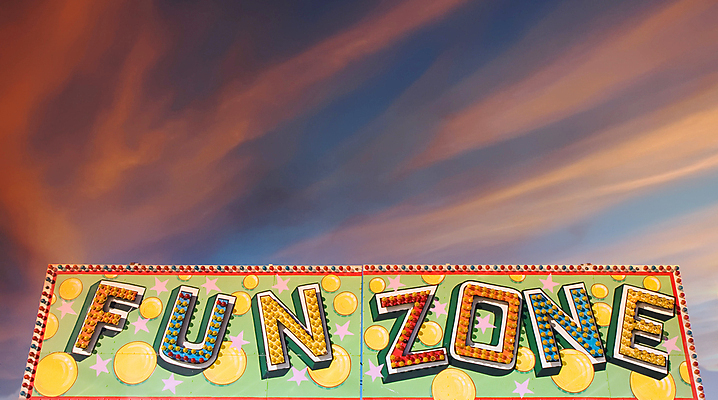 포토 JPG 해외이미지 공원 놀이 전등 사람없음 파란색 승차 서커스 편지 사인 흥분 테마 해외포토 공공시설 감정 컬러 모션 조명 파일형식 이미지허브