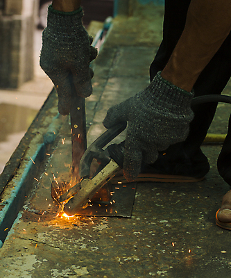 포토 JPG 해외이미지 식물 직업 산업 선 일러스트 공장 불 불꽃 노동자 가면 안전 사람 사람없음 파란색 빛 금속 기계 장비 공구 업무 뜨거움 제조 보호 철 묘사 탱크 가스 수납 공학 계약자 용접 용접공 조작 철강 해외포토 자연요소 교육 컬러 컨셉 공업 재질 도구 작업 계약 파일형식 이미지허브