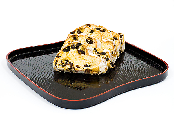 포토 JPG 해외이미지 접시 계절 음식 크리스마스 쟁반 사람없음 가로 노란색 케이크 검은색 달콤 흰배경 페스츄리 해외포토 식기 기념일 빵 컬러 백그라운드 디저트 흰색 맛 파일형식 이미지허브