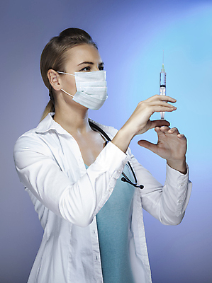 포토 JPG 해외이미지 여자 청진기 건강 병원 주사기 가면 한명 사람 치료 약 간호사 의사 바이러스 피부관리 처방 주사약 테라피 순서 돌봄 백신 예방접종 치료사 헬프 해외포토 직업 1 의학 의료기기 모션 뷰티 의료진 도움 접종 파일형식 이미지허브