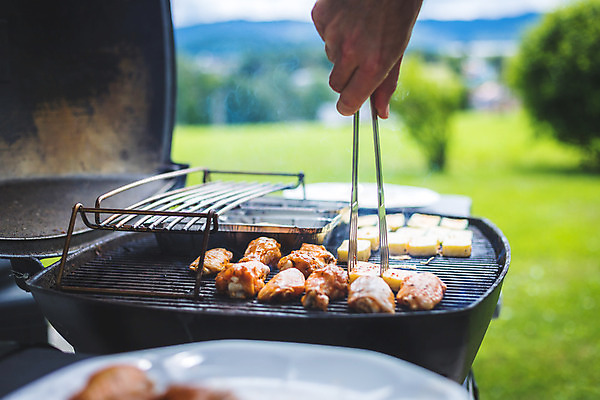 포토 JPG 해외이미지 라이프스타일 손 계절 남자 손가락 휴가 함께함 육류 요리 사람없음 야외 여름 소풍 파티 식사 치킨 기쁨 캠핑 축하 뜨거움 그릴 굽기 준비 유기농 주말 가스 점심식사 뒤뜰 맛있는 해외포토 웰빙 감정 컨셉 식재료 주방용품 레저 사람 이벤트 생활 신체부위 야외활동 구이 닭고기요리 파일형식 이미지허브