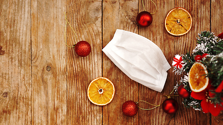 포토 JPG 해외이미지 나무 종이 백그라운드 컨셉 크리스마스 겨울 탁자 휴가 새로움 새해 선물 가면 마스크 사람없음 목재 장식 빨간색 파란색 상자 약 크리스마스트리 산타클로스 우주 공책 새벽 흰색 축하 대접 바이러스 정상 담요 12월 연도 엽서 문학 약사 치유 카피스페이스 해외포토 자연요소 식물 계절 기념일 컬러 가구 재료 의학 문구용품 공백 날짜 편지 파일형식 이미지허브