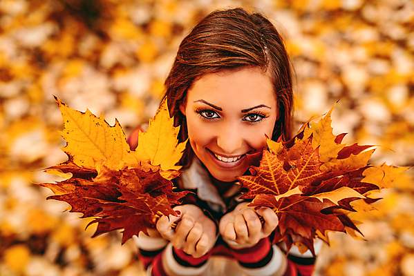 포토 JPG 해외이미지 응시 계절 공원 행복 잎 자연 휴식 한명 가로 햇빛 유행 기쁨 황금 숲 수줍음 해외포토 식물 1 시선 공공시설 감정 컨셉 사람 태양 생태계 파일형식 이미지허브
