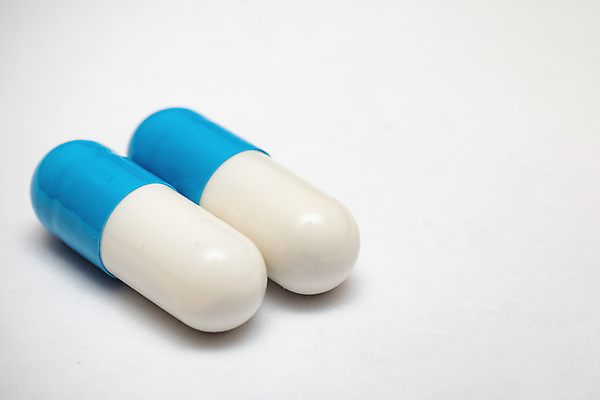 포토 JPG 해외이미지 과학 2 건강 병원 사람없음 치료 파란색 세트 알약 약 고통 의사 흰색 그룹 질병 약국 두통 처방 테라피 조제 돌봄 복용 진통제 치료제 치유 헬프 항생제 해외포토 감정 컬러 의학 모션 뷰티 의료진 도움 만들기 파일형식 이미지허브