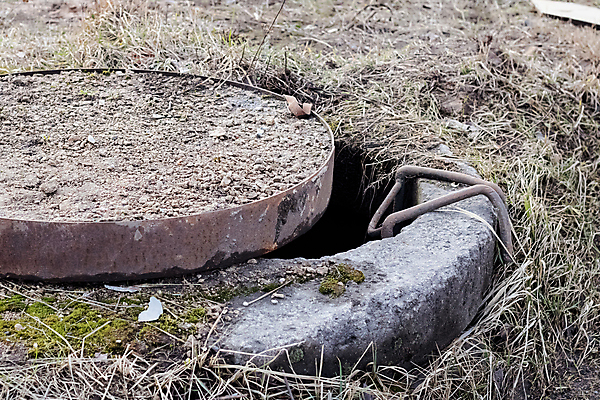 포토 JPG 해외이미지 도로 자연 아침 날씨 주택 사람없음 목재 울타리 마을 시골 오픈 농부 버리기 속도 웅덩이 지역 진흙 러시아인 옛날 콘크리트 파멸 해외포토 주간 서양인 나무 직업 길 컨셉 재료 교통시설 모션 건물 담장 생태계 파일형식 소멸 이미지허브