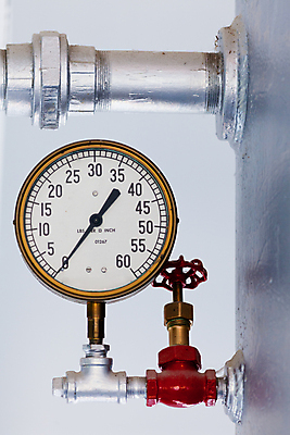 포토 JPG 해외이미지 식물 산업 사람없음 빨간색 금속 수확 흰색 기구 은색 수증기 컨테이너 묘사 눈금 파이프 탱크 파운드 게이지 그런지 놋쇠 보일러 압력 옛날 파이프라인 펑크 해외포토 컬러 돈 농업 재질 파이프_관 파일형식 이미지허브