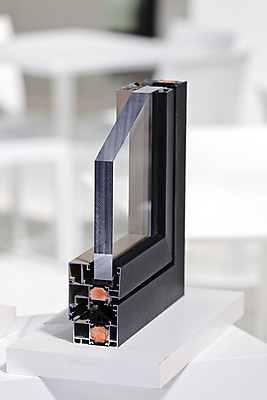 포토 JPG 해외이미지 디자인 외관 건축양식 창문 유리 새로움 프레임 그림자 사람없음 내부 옆모습 빛 흰색 나사 구멍 횡단보도 닫기 플라스틱 철 전시회 묘사 엘리먼트 철강 해외포토 건축 뷰포인트 컬러 컨셉 모션 재질 전시 공구 보행로 파일형식 이미지허브