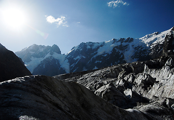 포토 JPG 해외이미지 산 풍경 사람없음 여름 반짝임 햇빛 태양 골짜기 얼음 추위 빙하 절정 해외포토 자연요소 계절 모션 자연 파일형식 이미지허브
