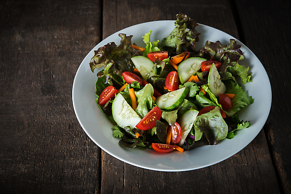 포토 JPG 해외이미지 음식 백그라운드 다이어트 토마토 채소 양파 오이 건강 요리 사람없음 목재 초록색 컬러풀 식사 저녁식사 샐러드 신선 사발 닫기 맛 상추 점심식사 채식주의자 맛있는 해외포토 나무 컬러 컨셉 재료 모션 사기그릇 채식 파일형식 이미지허브