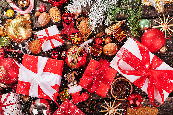 포토 JPG 해외이미지 나무 기념일 행복 리본 종이 백그라운드 크리스마스 겨울 포장 탁자 휴가 새로움 기념 선물 사람없음 목재 장식 빨간색 상자 산타클로스 파티 축제 놀람 수확 덮개 축하 인사 신용카드 생일 12월 연도 활 주기 초대 팩 패키지 마법 전나무 판지 포장소품 해외포토 식물 계절 감정 컬러 가구 컨셉 농업 재료 모션 표정 이벤트 금융 화장품 뚜껑 예절 날짜 오브젝트 포장재료 파일형식 이미지허브