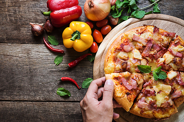 포토 JPG 해외이미지 전통 음식 2 토마토 채소 재료 탁자 치즈 피자 육류 사람없음 목재 빨간색 노란색 식사 저녁식사 버섯 이탈리아 껍질 시골 신선 쌍 맛 정상 자르기 굽기 지중해 허브 올리브 후추 바질 살라미 옛날 채식주의자 플랫레이 카피스페이스 해외포토 나무 식물 열매 유럽 바다 컬러 가구 컨셉 식재료 모션 유제품 패스트푸드 서양음식 공백 플랫 구이 향신료 채식 파일형식 이미지허브