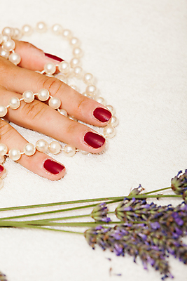 포토 JPG 해외이미지 손 여자 분홍색 신체 손가락 관리 미술 사람 사람없음 치료 빨간색 수건 뷰티 상점 스파 화장품 흰색 공구 못 손톱관리 손톱 미용사 피부 피부관리 광택 프랑스어 돌봄 위생관리 해외포토 직업 문자 컬러 의학 모션 문화예술 신체부위 위생용품 도구 네일아트 파일형식 이미지허브