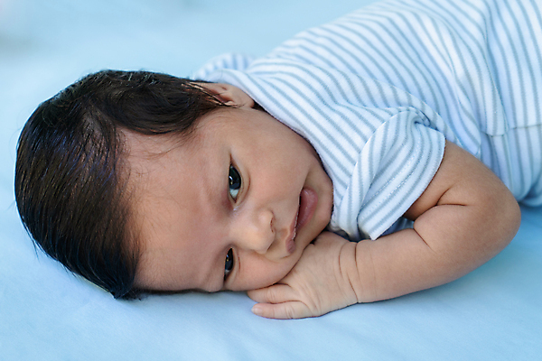 포토 JPG 해외이미지 행복 얼굴 어린이 가족 휴식 건강 사랑 한명 사람 파란색 평화 침묵 침실 아기 신생아 달콤 작음 담요 순수 니트 부드러움 거짓말 결백 돌봄 천진난만 해외포토 1 감정 컬러 컨셉 상의 관계 모션 신체부위 소리 감각 맛 크기 파일형식 이미지허브