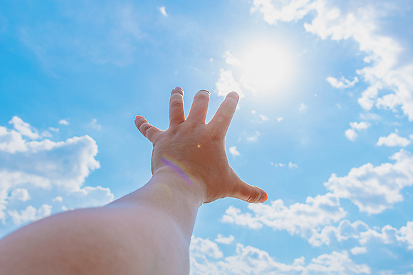 포토 JPG 해외이미지 구름 라이프스타일 손 별 여행 컨셉 손가락 자연 하늘 성공 휴가 휴식 안테나 사람 사람없음 여름 파란색 빛 태양 평화 기쁨 꿈 자유 성장 광선 잠 최고 분위기 방향 심볼 상승 포인트 천국 노려봄 내추럴 생태학 오존 파라다이스 해외포토 자연요소 계절 교육 감정 컬러 통신 표정 생활 신체부위 금융 생태계 파일형식 이미지허브
