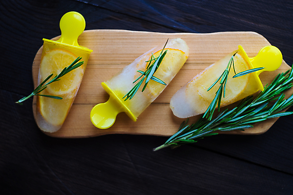 포토 JPG 해외이미지 아이스크림 사람없음 시원함 레몬 허브 막대아이스크림 해외포토 식물 과일 디저트 파일형식 이미지허브