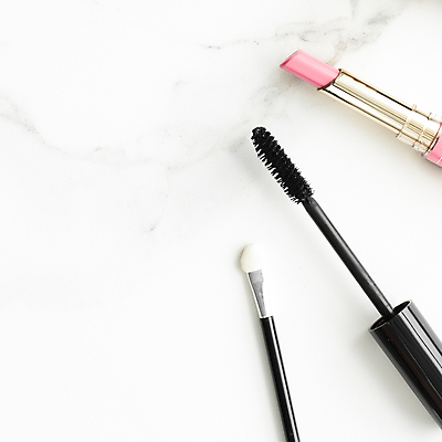 포토 JPG 해외이미지 사람없음 하이앵글 뷰티 화장품 립스틱 화려 고급 오브젝트 흰배경 마스카라 플랫레이 해외포토 아이섀도브러쉬 뷰포인트 백그라운드 컨셉 흰색 플랫 메이크업브러쉬 파일형식 이미지허브