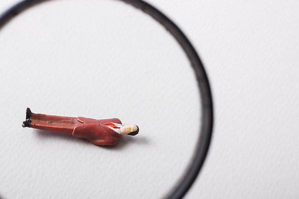 포토 JPG 해외이미지 돋보기 실내 사람없음 흰배경 인물미니어처 해외포토 백그라운드 내부 미니어처 흰색 파일형식 이미지허브