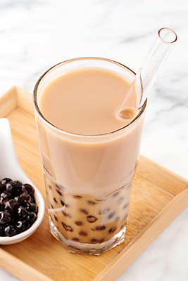 포토 JPG 해외이미지 디저트 잔 실내 빨대 사람없음 흰배경 나무쟁반 버블티 타피오카펄 해외포토 식기 음료 음식 백그라운드 쟁반 내부 목재 흰색 파일형식 이미지허브