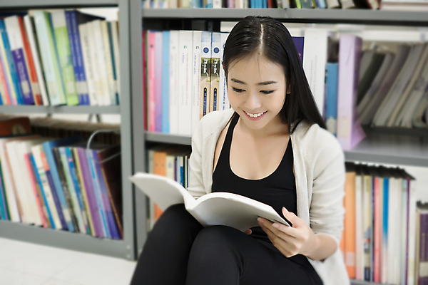 포토 JPG 해외이미지 학생 라이프스타일 여자 교육 학교 한명 사람 앉기 동양인 10대 책 스터디 독서 도서관 읽기 대학교 이해 해외포토 1 모션 청소년 인종 생활 학습 파일형식 이미지허브