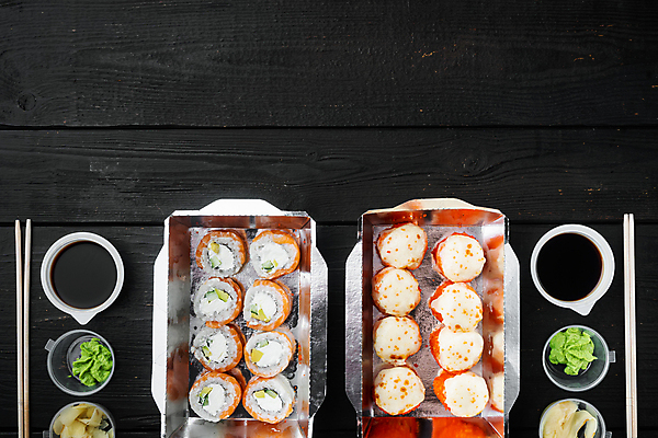 포토 JPG 해외이미지 스튜디오촬영 젓가락 사람없음 초밥 용기 고추냉이 도시락 간장 롤 롤스시 해외포토 그릇 음식 수저 실내 양념 일본음식 파일형식 이미지허브