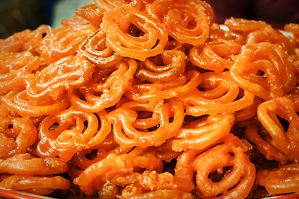 포토 JPG 해외이미지 접시 아시아 음식 백그라운드 곡선 오렌지 디저트 따뜻함 나선형 사탕 동양인 사람없음 빨간색 노란색 축제 튀김 흰색 축하 중앙 달콤 맛 아침식사 설탕 인도인 시럽 동쪽 사프란 솔깃 맛있는 해외포토 외국인 식기 나라 선 컬러 컨셉 무늬 과일 인종 식사 방향 향신료 파일형식 이미지허브