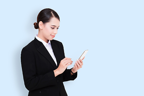 포토 JPG 해외이미지 직업 라이프스타일 여자 행복 백그라운드 인터넷 비즈니스 텍스트 통신 놀이 성공 모바일 세포 한명 서기 미소 사람 정장 스마트폰 핸드폰 쇼핑 사무실 독서 디지털 웹 터치 타이핑 잡기 업무 네트워크 메시지 무선전화기 전화기 스마트 검색 경영자 온라인 소셜 해외포토 1 옷 감정 컨셉 모션 표정 생활 전자제품 스마트기기 작업 리더 파일형식 이미지허브