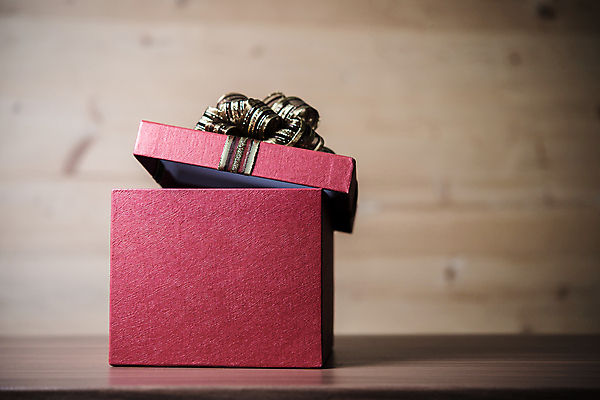 포토 JPG 해외이미지 디자인 행복 리본 종이 컨셉 포장 탁자 휴가 발렌타인데이 선물 사람없음 목재 빨간색 상자 우주 놀람 축하 생일 연도 활 패키지 카피스페이스 해외포토 나무 기념일 감정 컬러 가구 재료 데이이벤트 표정 공백 파일형식 이미지허브